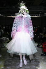 ノワール ケイ ニノミヤ 2021年春夏コレクション - ポジティヴなエネルギーは幻想と交わり…｜写真23