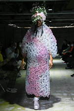 ノワール ケイ ニノミヤ 2021年春夏コレクション - ポジティヴなエネルギーは幻想と交わり…｜写真24