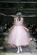 ノワール ケイ ニノミヤ 2021年春夏コレクション - ポジティヴなエネルギーは幻想と交わり…｜写真26