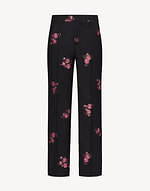 レッド ヴァレンティノ、フリルスカートやリボン付きバッグなど20秋冬のおすすめスタイル｜写真9