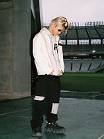 リボルバー新作“古代ギリシャ”着想のグラフィック入りパーカーがGR8に、リバーシブルブルゾンも｜写真88