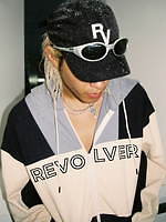 リボルバー新作“古代ギリシャ”着想のグラフィック入りパーカーがGR8に、リバーシブルブルゾンも｜写真72