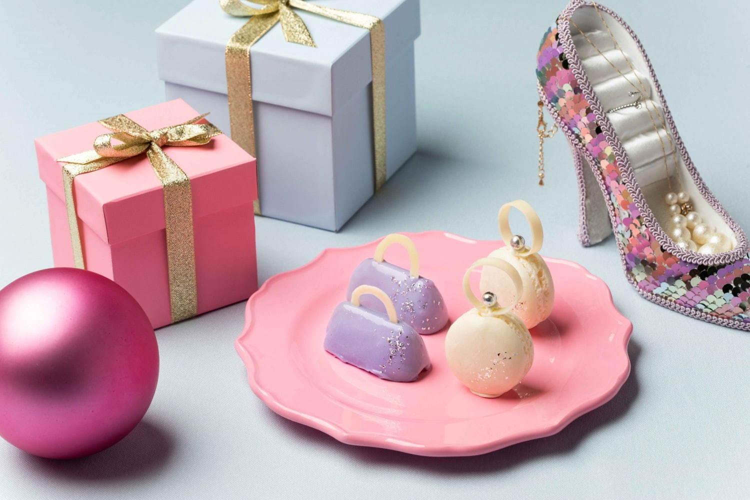 クリスマスの“ドレスアップ”デザートビュッフェがヒルトン東京ベイで、ドレスケーキやマニキュアムース｜写真5