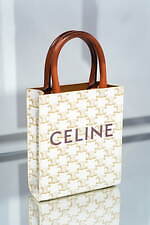 セリーヌが新宿・大阪・札幌に国内初のウィメンズ限定ストア - 限定バッグやホーム雑貨、香水など幅広く｜写真17