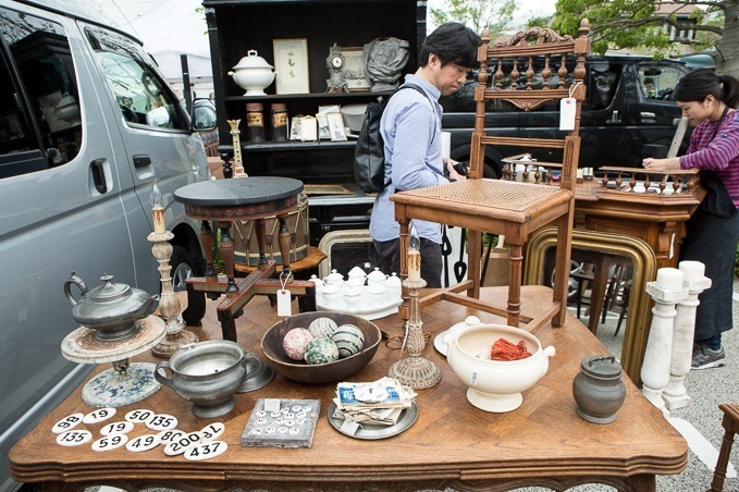 「第15回 代官山 蚤の市」代官山T-SITEにアンティークショップが集結、パリの蚤の市を再現｜写真13