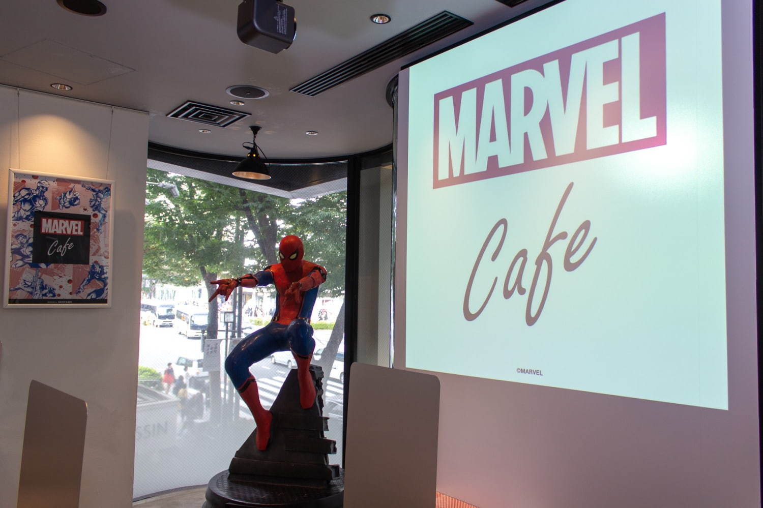 「マーベル」の限定カフェが大阪に、『スパイダーマン』サンドウィッチなど劇中メニューを再現｜写真27