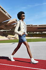 セリーヌ 2021年春夏ウィメンズコレクション、みずみずしい“希望”に満ちた若者たちへ｜写真8