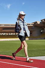 セリーヌ 2021年春夏ウィメンズコレクション、みずみずしい“希望”に満ちた若者たちへ｜写真21