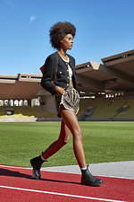 セリーヌ 2021年春夏ウィメンズコレクション、みずみずしい“希望”に満ちた若者たちへ｜写真24