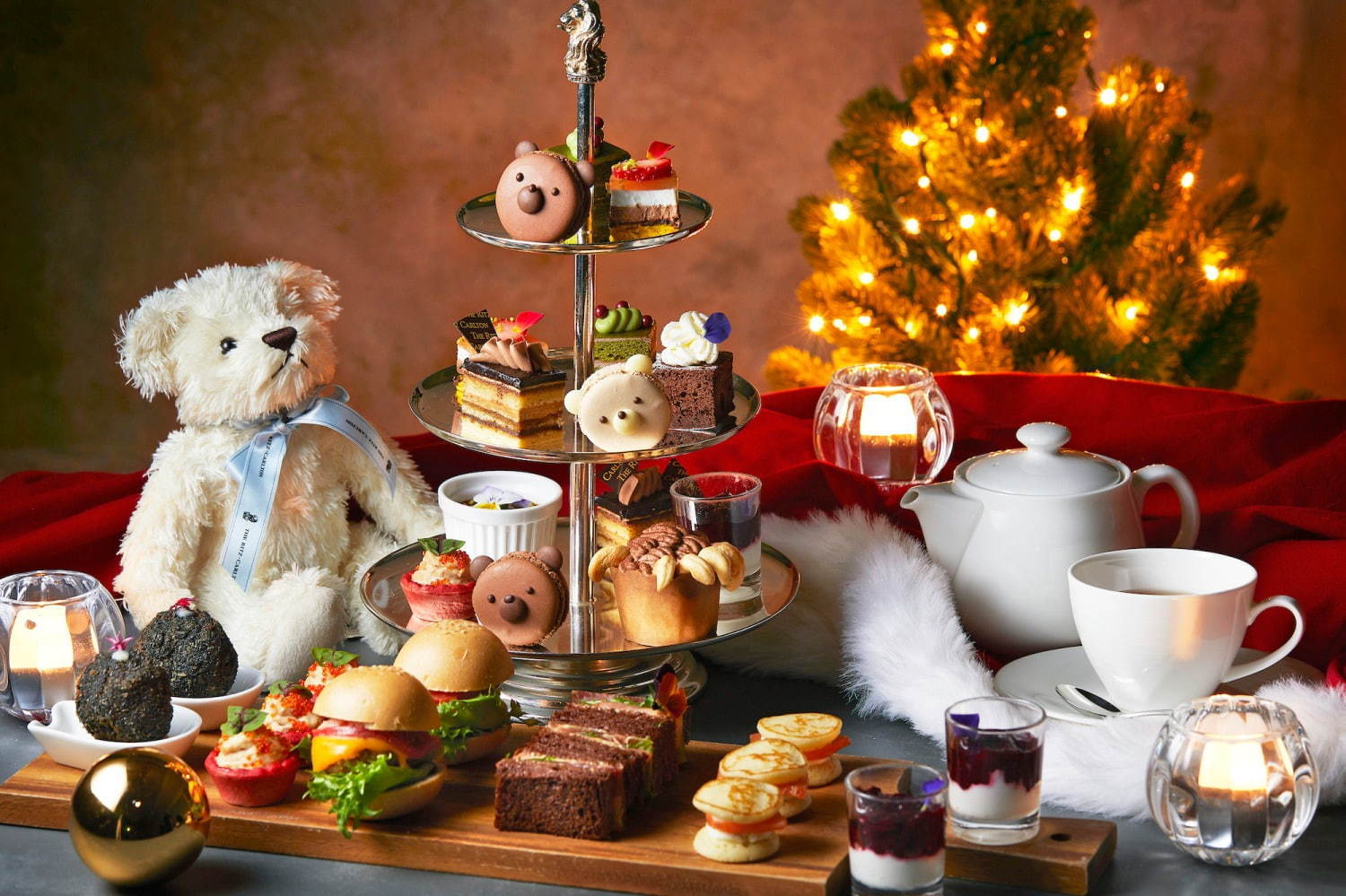 ＜ザ・リッツ・カールトン大阪＞“クマ”のマカロンやケーキが並ぶ「クリスマス テディベア ティーパーティー」