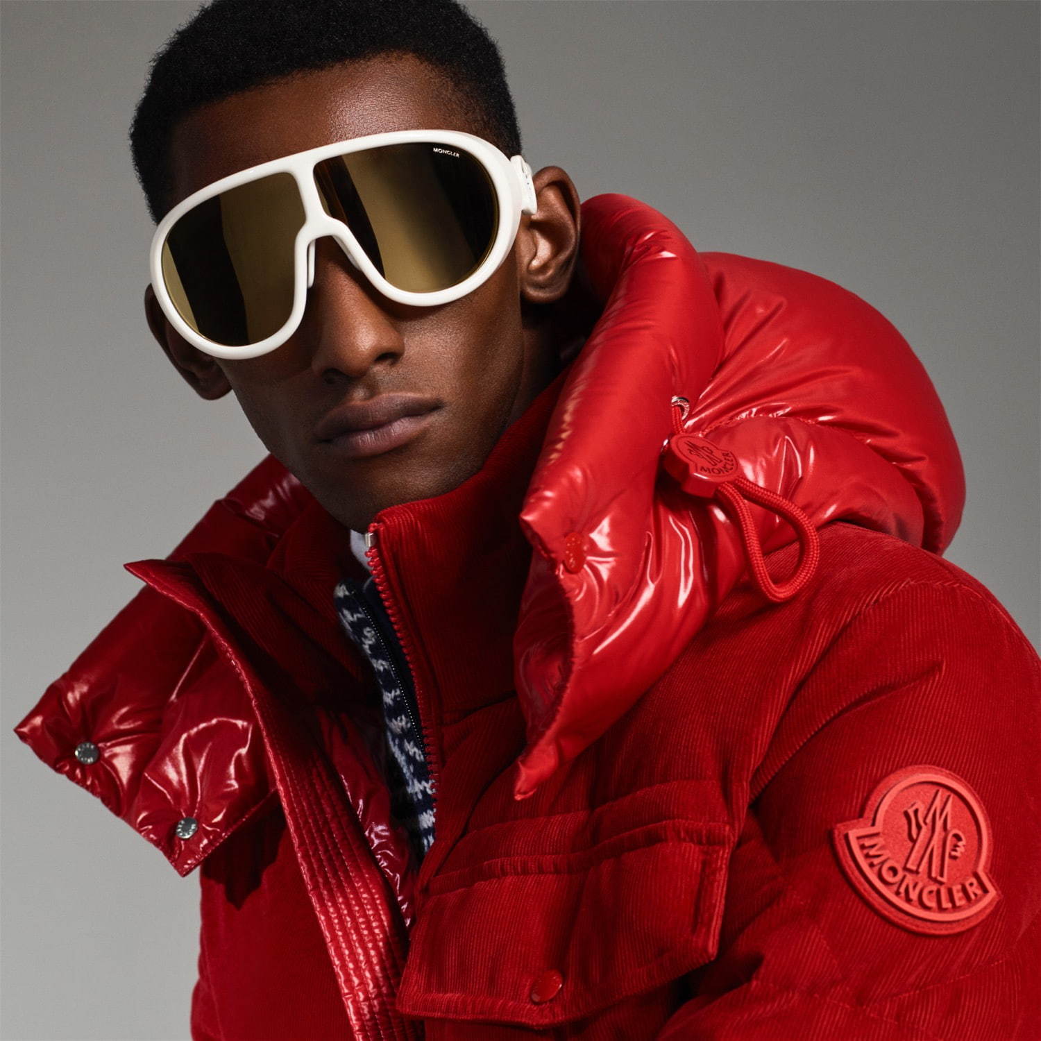 MONCLER 2024/25秋冬新作 異素材MIX ロゴ付きダウン入りポンチョ MONCLER(モンクレール) レディース人気ダウンジャケット【2024