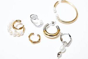 ユナイテッド アローズ×マリア ブラックのジュエリー、「くるみ割り人形」着想のピアスなど