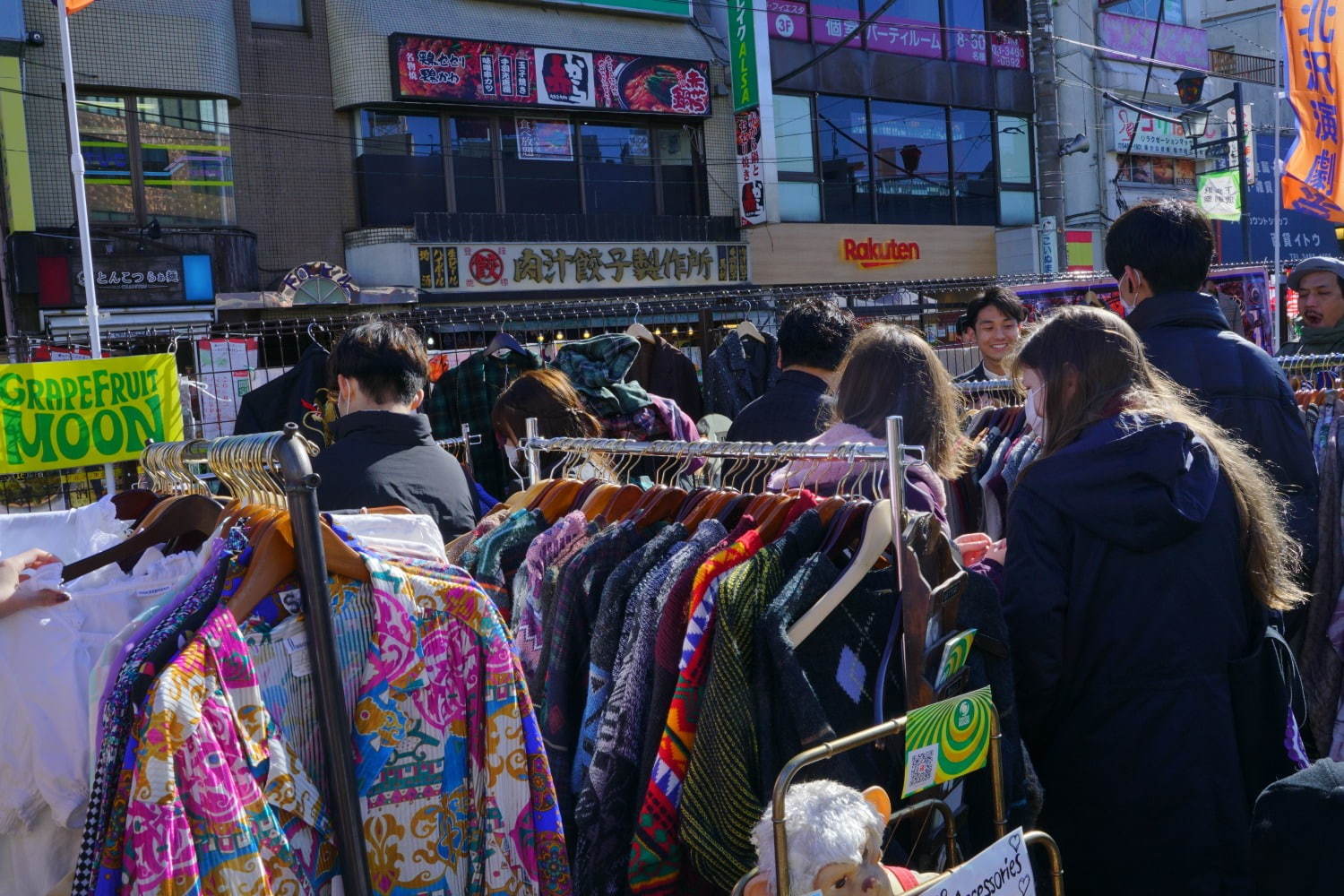 「下北沢古着マーケット」下北沢駅前に古着屋13店舗が集結｜写真27