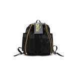 フェンディ“落書き”風アートのメンズウェアやバッグを阪急メンズ大阪で、ミスター・ドゥードゥルとコラボ｜写真18