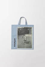 コム デ ギャルソンの新プロジェクト、川久保玲が表現者8名の作品をリデザインしたアパレル販売｜写真36