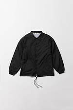 コム デ ギャルソンの新プロジェクト、川久保玲が表現者8名の作品をリデザインしたアパレル販売｜写真15