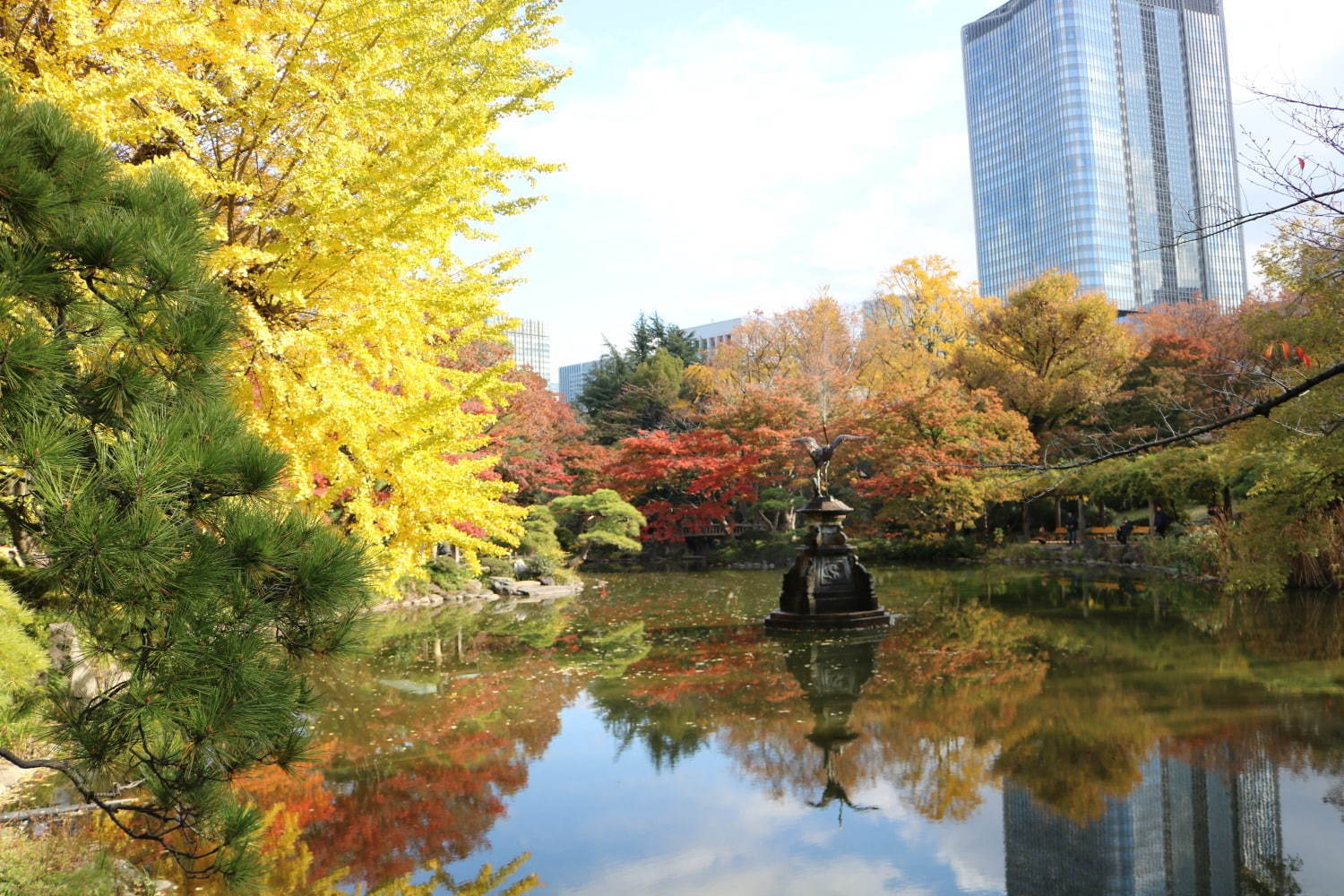 東京・千代田区の紅葉おすすめの名所・穴場6選 - 日比谷公園や靖国神社が秋の彩りに｜写真1