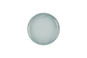 ル・クルーゼ"レースモチーフ"のパステルカラーのプレート＆粉雪色のハート型鍋｜写真16