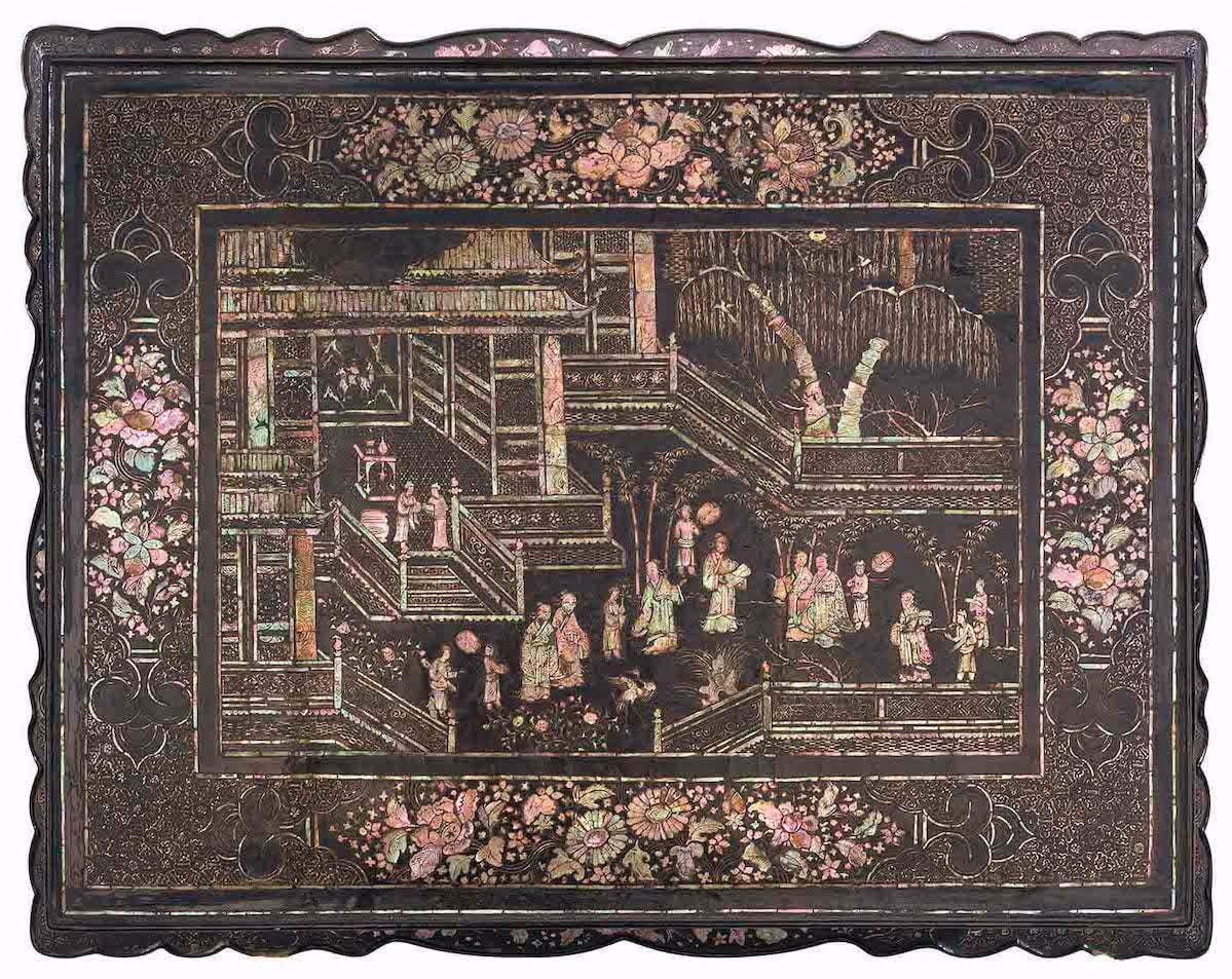 楼閣人物螺鈿卓 1基 木胎漆塗 中国・元時代 14世紀 根津美術館蔵