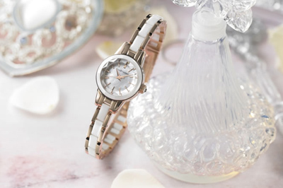 ジル スチュアート ウオッチから2013年春夏コレクション「セラミック ホワイト モデル」発売