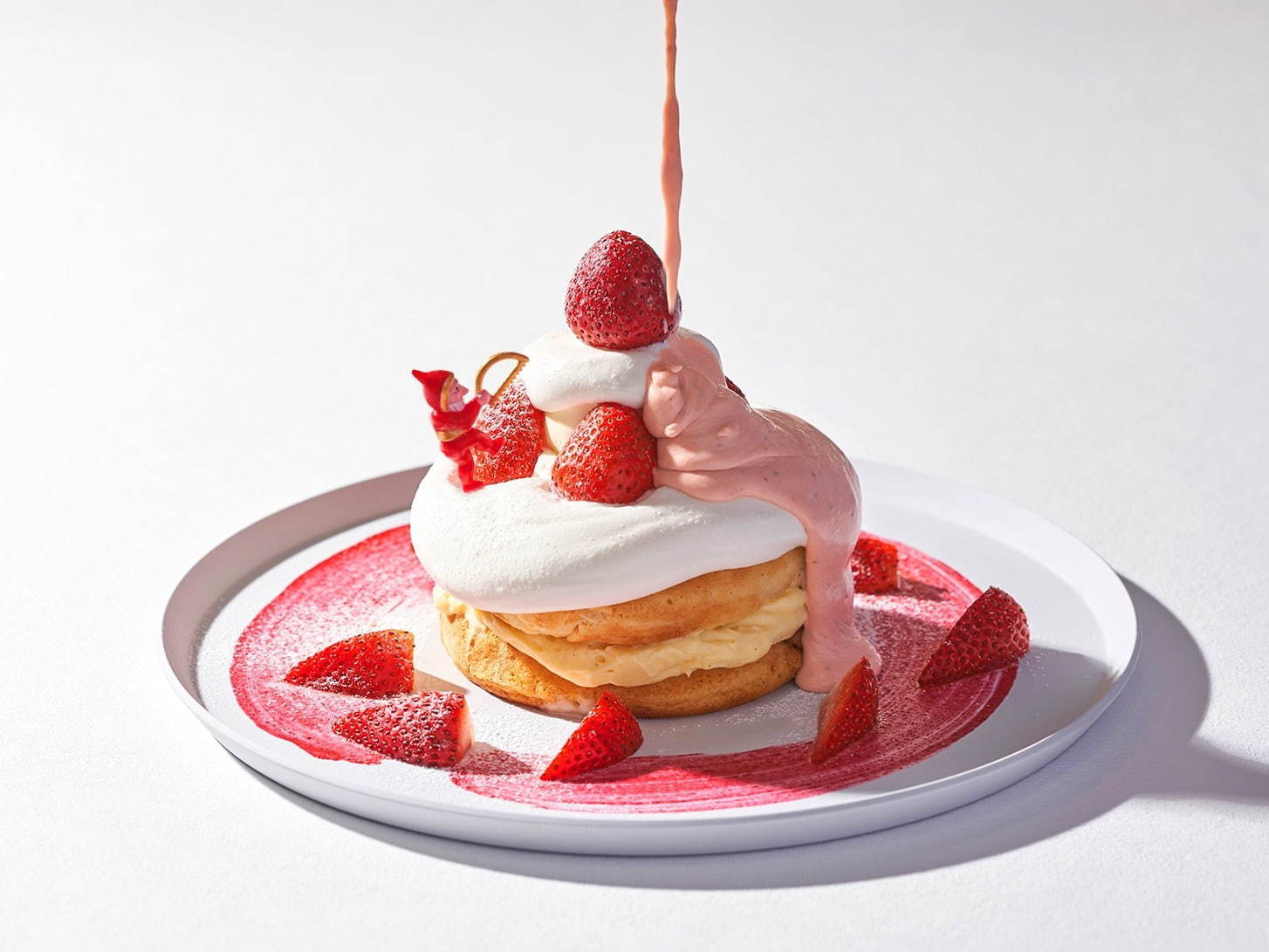 「“生”ミルキークリームのパンケーキ いちごバターソース」1,700円＋税