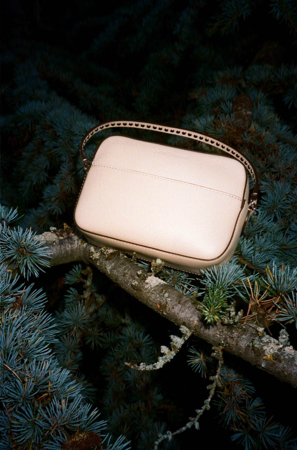 J&M デヴィッドソンのおすすめクリスマスギフト、淡いパッチワーク柄バッグ＆スタッズ付き財布｜写真49
