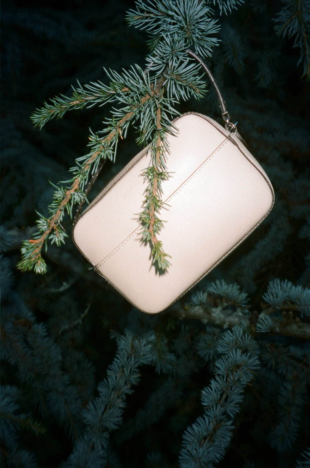 J&M デヴィッドソンのおすすめクリスマスギフト、淡いパッチワーク柄バッグ＆スタッズ付き財布｜写真45