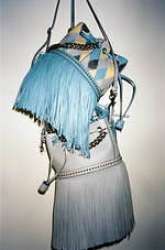 J&M デヴィッドソンのおすすめクリスマスギフト、淡いパッチワーク柄バッグ＆スタッズ付き財布｜写真39