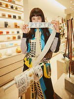 ロエベから“ヤシの木”や“リゾート風景”柄のバッグ＆ウェア、米芸術家ケン・プライスとコラボ｜写真16