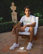 ニューバランス × カサブランカのスニーカー“高級リゾートのテニスコート”着想カラー｜写真1