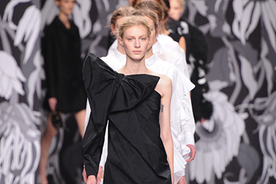 ヴィクター＆ロルフがパリ・オートクチュールに復帰