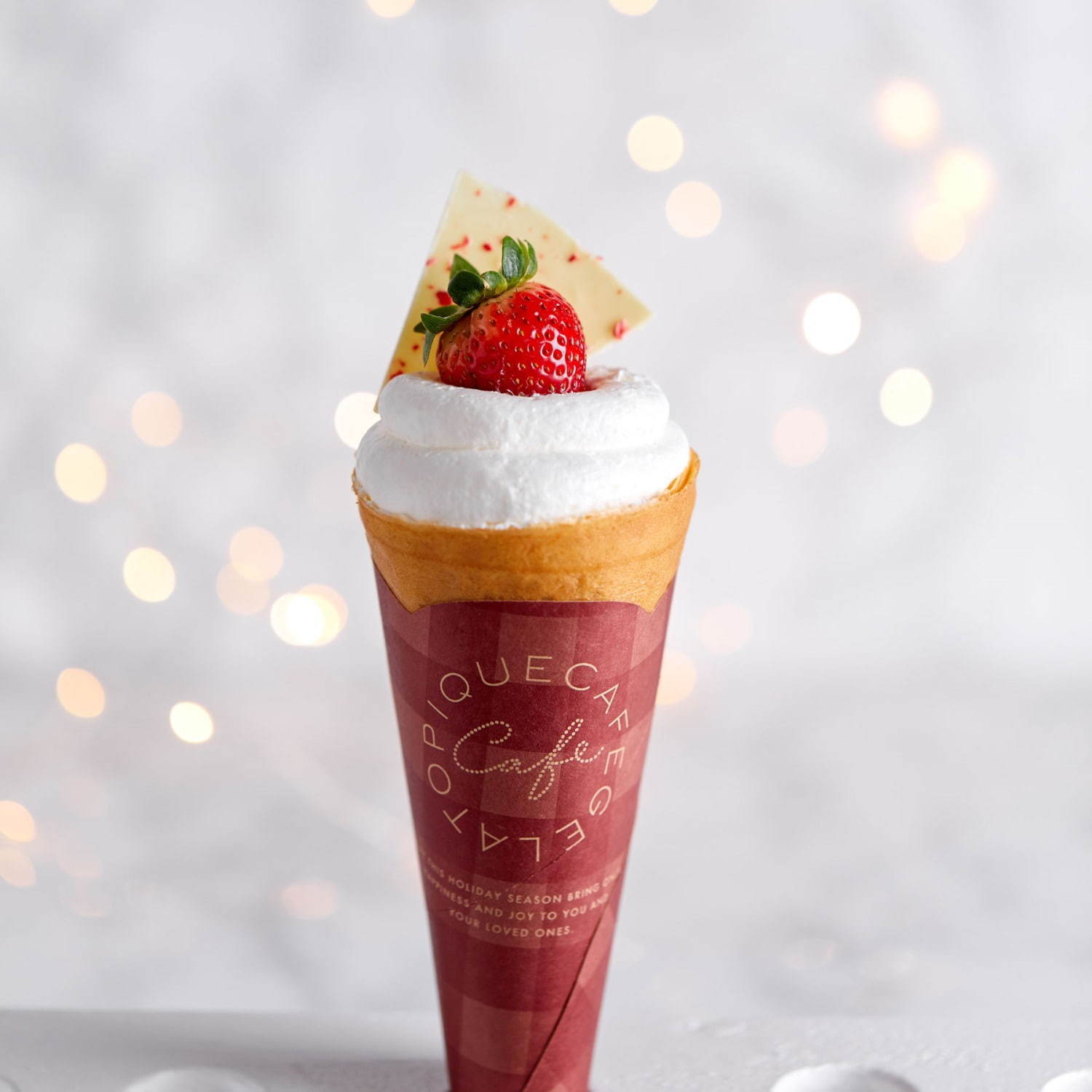 ジェラート ピケ カフェ ピケベア ショートケーキ モチーフのクリスマスクレープ ファッションプレス