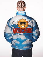 パレス スケートボード×モスキーノ、ムートン素材の“ハグ”ジャケット＆牛乳パック型バッグなど｜写真65