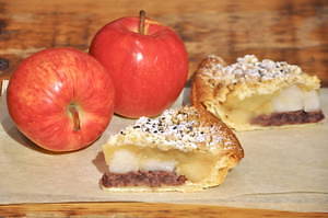 グラニースミス アップルパイ アンド コーヒー(GRANNY SMITH APPLE PIE & COFFEE) あんこ餅 アップルパイ｜写真2