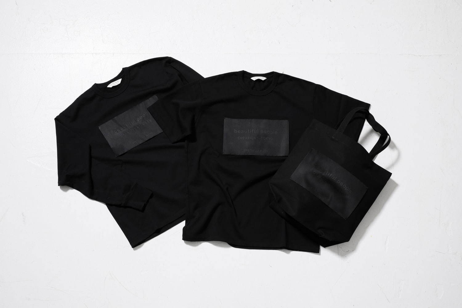 ビューティフルピープル、ブラックロゴの“真っ黒”Tシャツ＆トートバッグ｜写真5