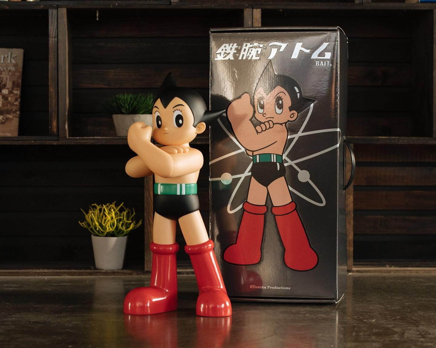 BAIT X SWITCH COLLECTIBLES ASTRO BOY MIGHTY FIST FIGURE 22,000円＋税