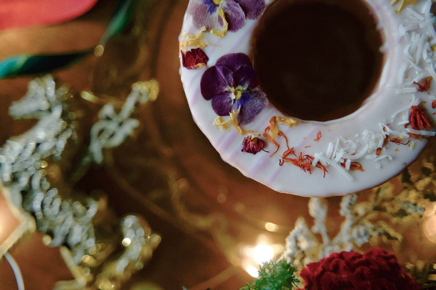 花カフェ「グムグム」からクリスマス限定スイーツ、"食べられる花"を配したバウムクーヘン｜写真9