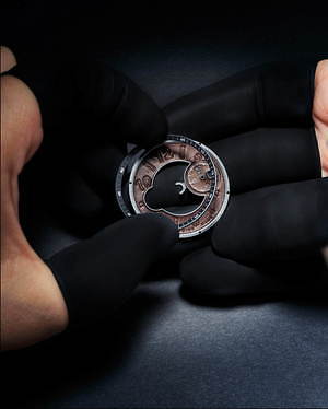ウブロ×ベルルッティの腕時計、ベゼルにまでコールドブラウンの"ヴェネチアレザー"を用いて｜写真4