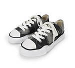 メゾン ミハラヤスヒロ“デニムのパッチワーク仕様”のスニーカー、バウ ワウ＆レコグナイズとコラボ｜写真1