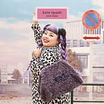 ケイト・スペード×渡辺直美、ユニークな毛並みのビッグトート＆メタリックなカメラバッグなど｜写真10