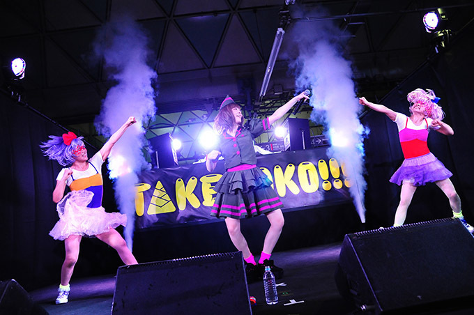 東横線跡地がクラブに！「TAKENOKO!!!」で中田ヤスタカ、きゃりーら出演で延べ4000人以上動員 | 写真