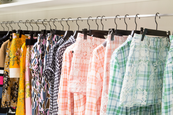 セレクトショップIZAが関東初進出、南青山に新店舗 - バルマン、マックイーンなど展開＆ヌメロの限定アイテムも | 写真