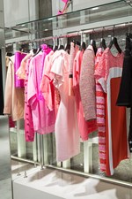 セレクトショップIZAが関東初進出、南青山に新店舗 - バルマン、マックイーンなど展開＆ヌメロの限定アイテムも｜写真21