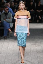 セレクトショップIZAが関東初進出、南青山に新店舗 - バルマン、マックイーンなど展開＆ヌメロの限定アイテムも｜写真2