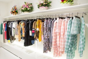 セレクトショップIZAが関東初進出、南青山に新店舗 - バルマン、マックイーンなど展開＆ヌメロの限定アイテムも｜写真8