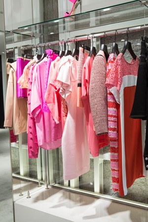 セレクトショップIZAが関東初進出、南青山に新店舗 - バルマン、マックイーンなど展開＆ヌメロの限定アイテムも｜写真21