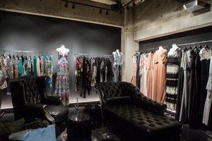 セレクトショップIZAが関東初進出、南青山に新店舗 - バルマン、マックイーンなど展開＆ヌメロの限定アイテムも｜写真29
