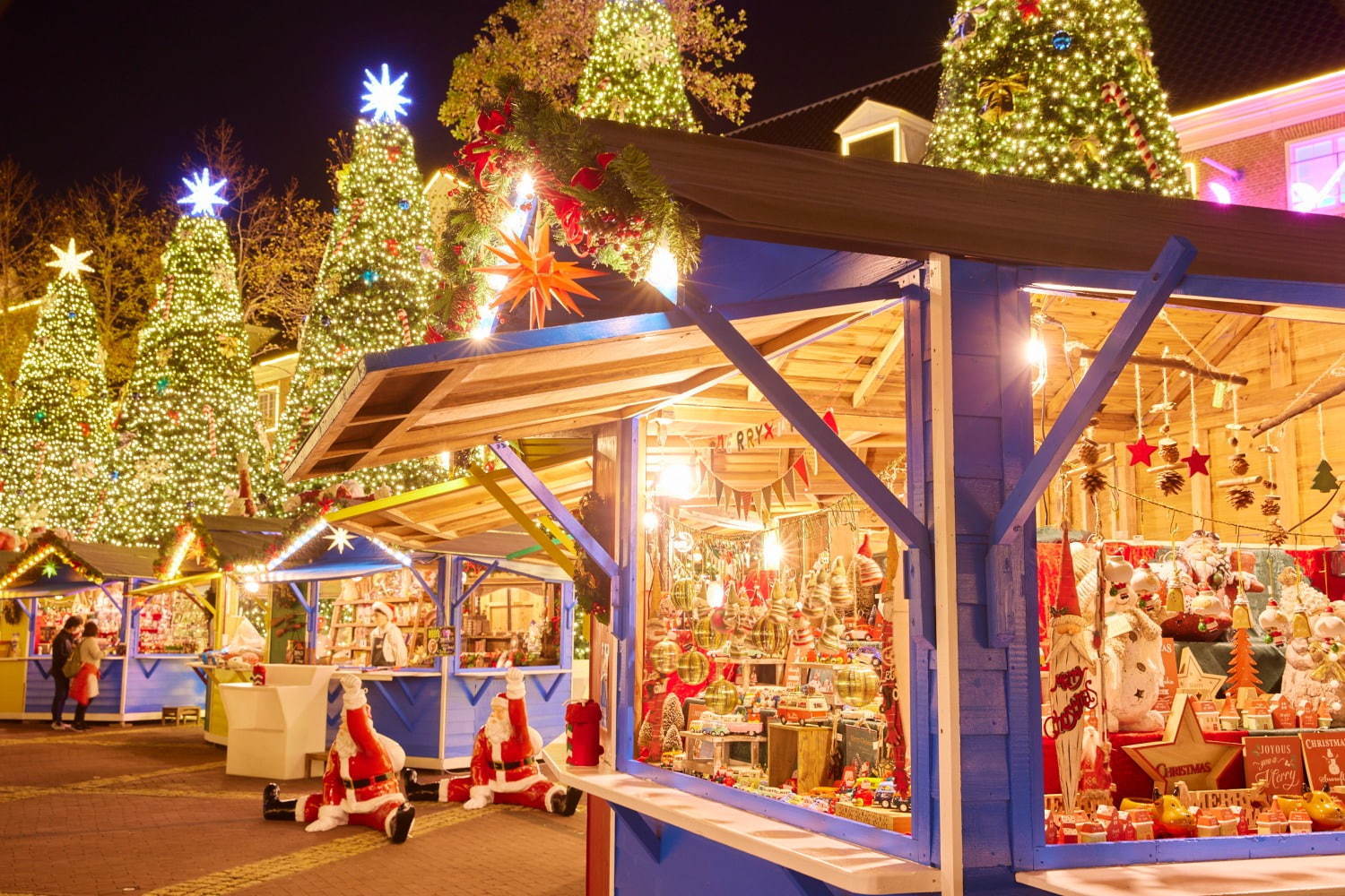 ハウステンボス「光の街のクリスマス」イルミネーション輝くクリスマスタウンや夜空を彩る花火｜写真2