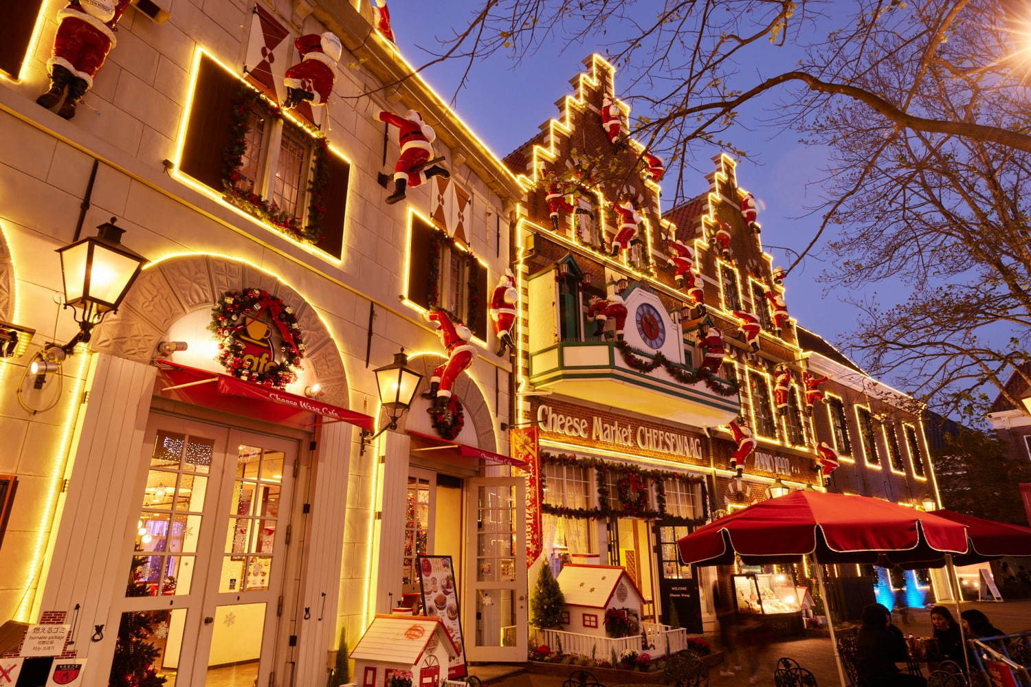 ハウステンボス「光の街のクリスマス」イルミネーション輝くクリスマスタウンや夜空を彩る花火｜写真8