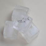 アリータから“恐竜＆サメ”のホワイトゴールドジュエリー、ダイヤモンド＆サファイヤの煌めく瞳｜写真5